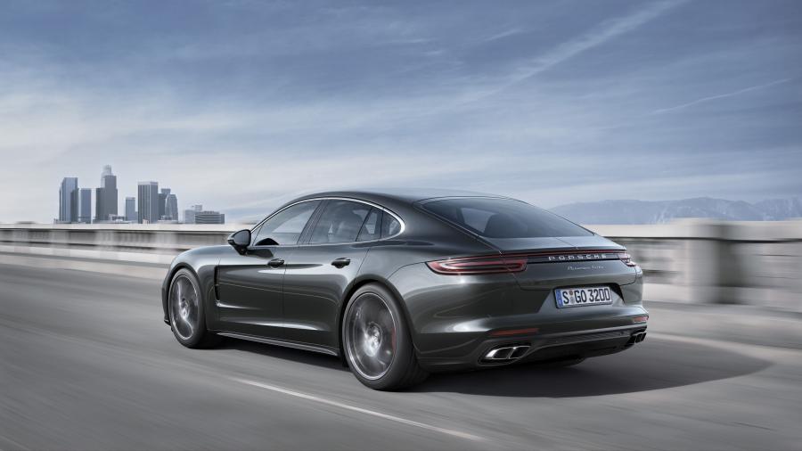  Porsche Panamera Turbo 2016 года  (фото 43 из 53)